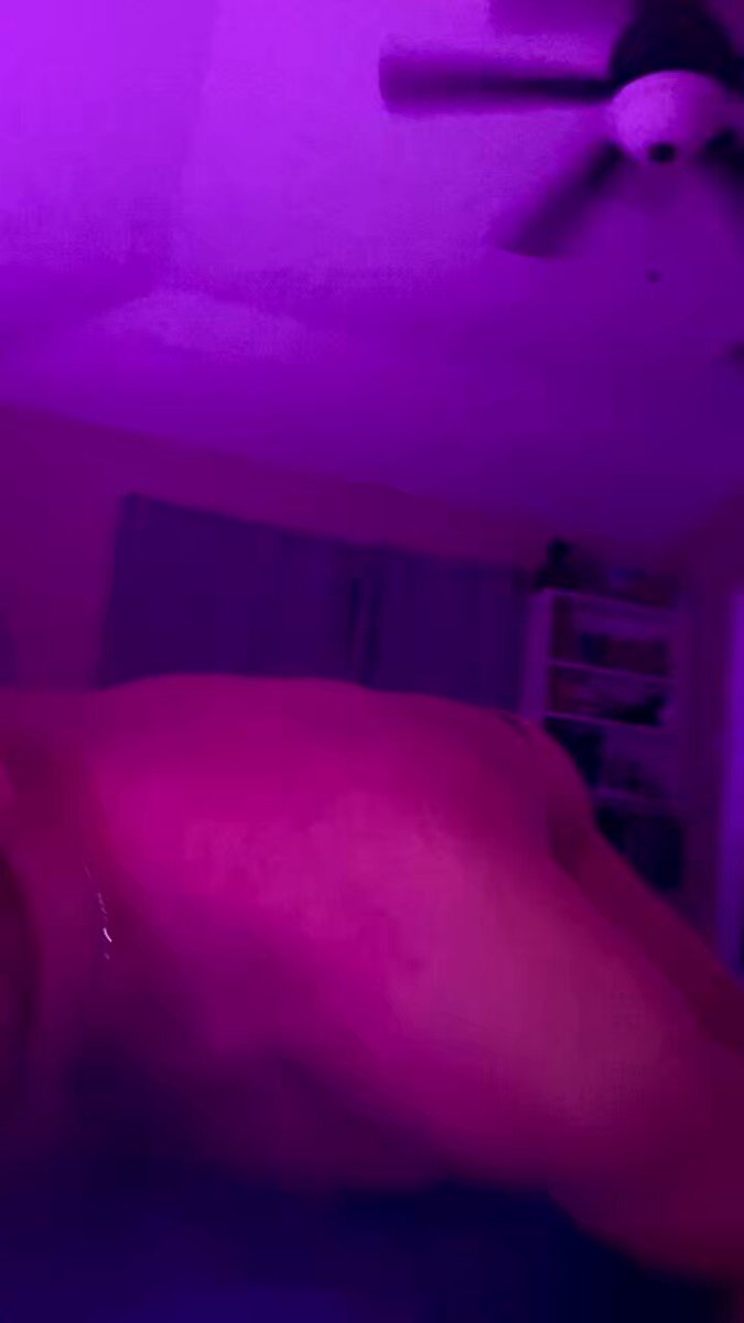 Need a daddy to throw me around. RT / Follow #bottom #thi20241010020050