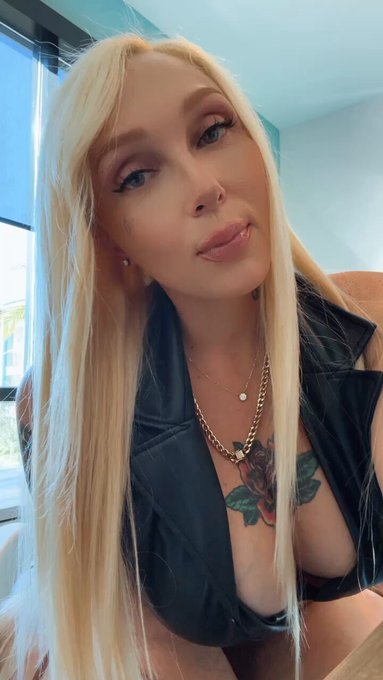 Guess what??? https://t.co/ZRQa9HSLNQ