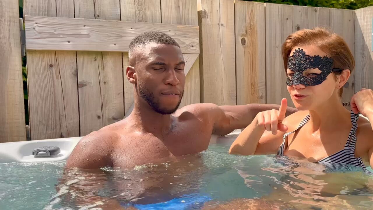 @QueenLucySwingss video Tweet