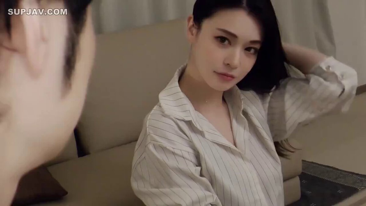「
短视频」🎀宝莉联盟🎀 “你离家很远吗?那……为什么不来我家住呢?我错过了末班车,当我让她住我家时,我一向严肃的老板向我展示了我的恶毒一面。”无法想像她工作时的样子…