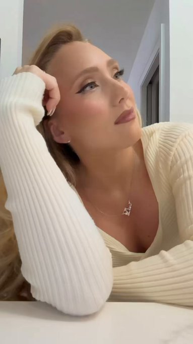 Being unapologetically myself ? https://t.co/MIFOHY5vAm