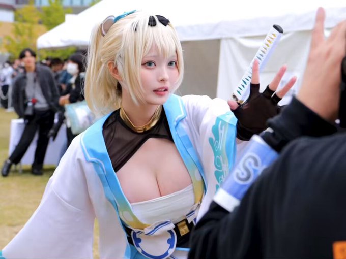 コスプレイヤーすずらのTwitter動画2