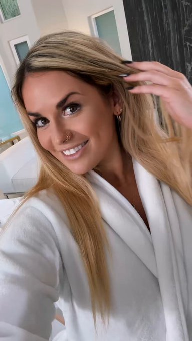 Well started off my OnlyFans trip with a massage by Vincexxxx 

One thing led to another…

All content