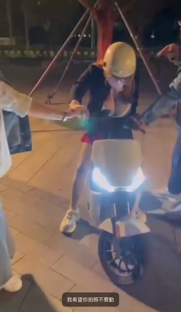 厕拍美女    
