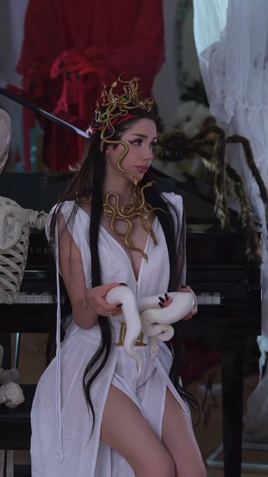 Medusa with my pet snake ? https://t.co/90mwVcze9A