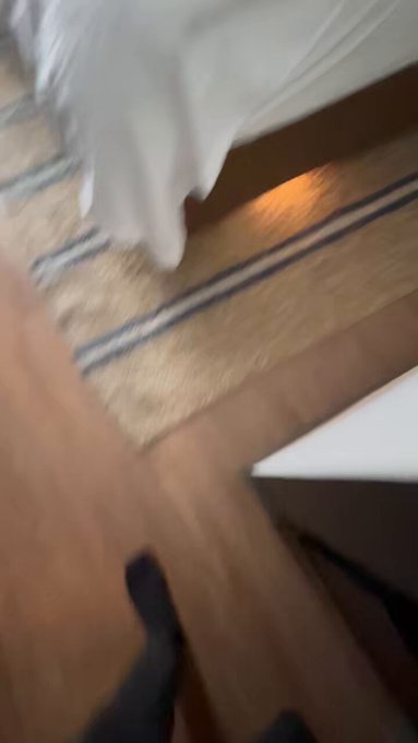What would you do if you woke up next to her?? ?? https://t.co/0iU386yFYv