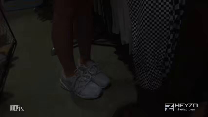 「长视频」最爱无码av 20岁妹子饰演大学勤工俭学的暑假工,🔥
在杂货店做服务员,没想到来了一个骚男人,试裤子直接掏出鸡吧要操逼,妹子无奈,只能…… 让他发泄 00:56:34