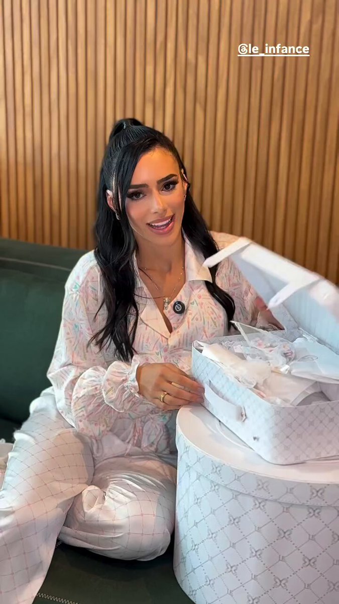 CHOQUEI on X: "🚨VEJA: Bruna Biancardi mostra pijama que ela, a filha Mavie  e o namorado Neymar vão usar iguais. https://t.co/BpnpBej65K" / X