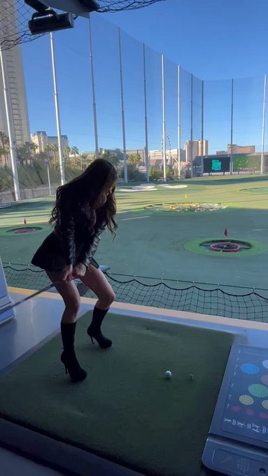 I can do it in 5in heels too ? https://t.co/JGmh7Kcngk