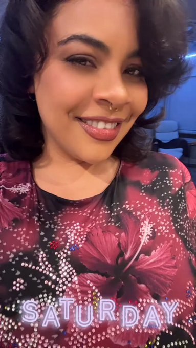 Saturday night look ? https://t.co/ug2satpQuN