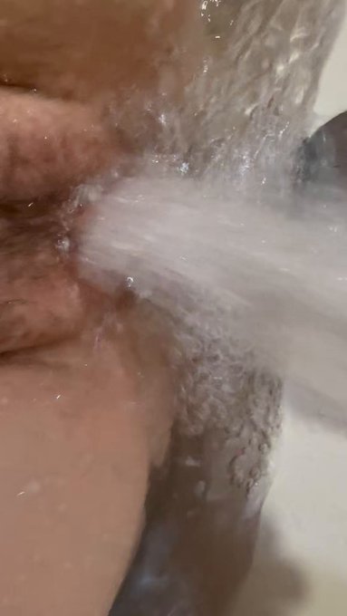 Nothing like a relaxing warm bath ? https://t.co/e77j7vpuct