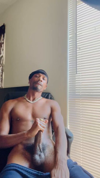 Edgin nut , sack so heavy I could fill a cup ?
https://t.co/edBv4FD1Sf https://t.co/Ia0DyWyDBZ
