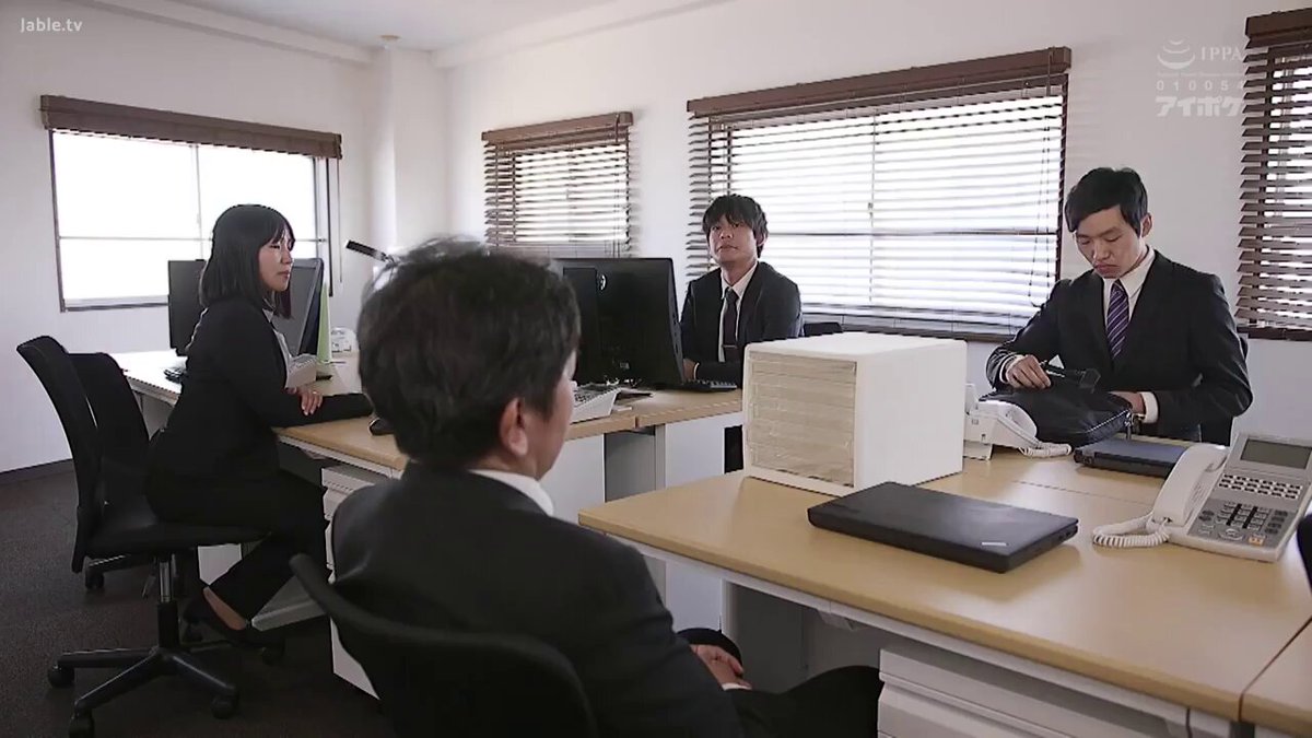 「长视频」好色之徒 我比我的妻子更擅长口交。一位喜欢口交和给公司里的男员工戴绿帽子的女老板。男员工全部被吃掉。活塞像野兽一样失控!每个人都会大量射精! !疯狂吸根。
番号: IPZZ-261 枫可怜 (田中柠檬) 02:47:39