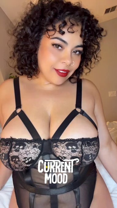 1 pic. Shooting my first pegging scene wish him luck ? https://t.co/jQkterC7o7