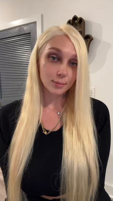 Can we fuck on your mom’s couch? https://t.co/F0ThP3CXcG