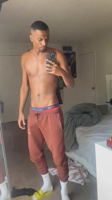 Room need to be cleaned , dick need to be ate . 
https://t.co/edBv4FCu2H https://t.co/OnTlHNGil2