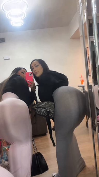 2 pic. Peachy ???✨??
@munequita420 
@munequita420 https://t.co/jKNte9oefn