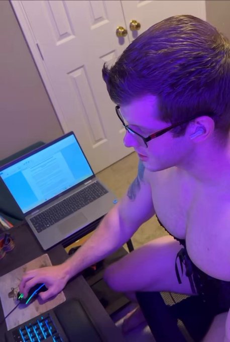 Being a home-based worker has its perks https://t.co/KCXCOYeyus