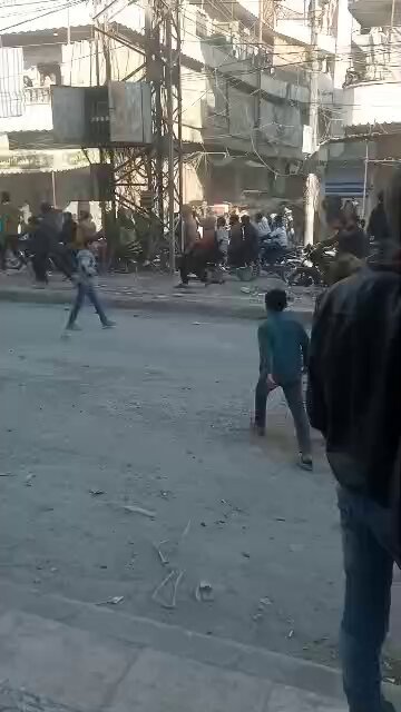 [爆卦] 敘利亞曼比季人民大規模抗議SNA搶劫