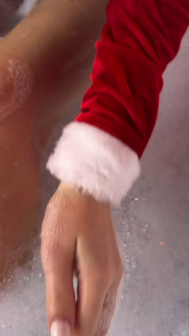 Magical Christmas Eve loves ♥️♥️ https://t.co/yAnmmJ42Vt