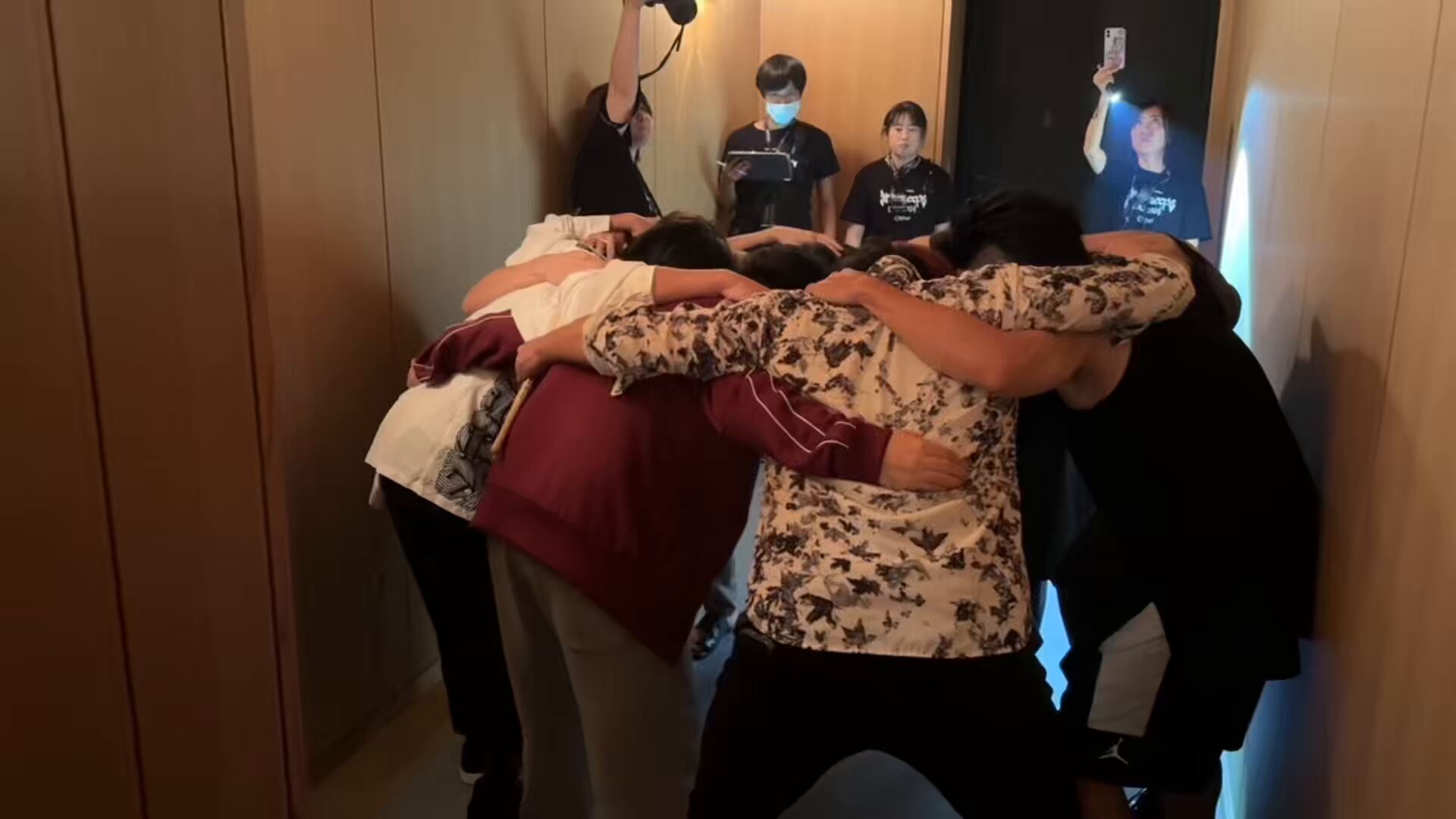 back number staff on X: back number staff on X: