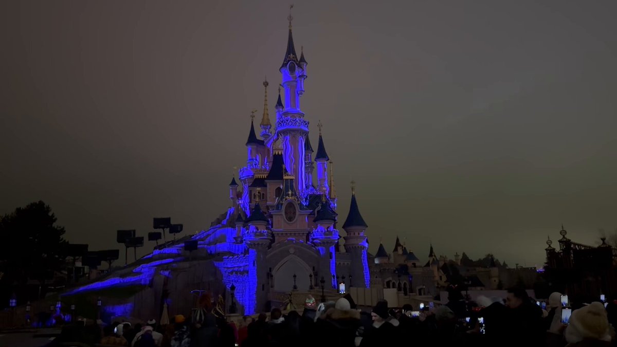 Disneyland Paris New Years Eve Fireworks 2025

Full show...

