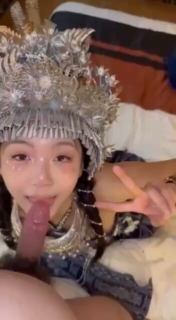 「短视频」完整视频主页置顶❗️(暗网黑料) 【少数民族口交】
经典回顾
超嫩少数民族小姐姐深情口爱