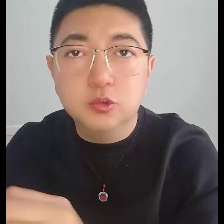 2024年12月29日，一位在大陸電台上班的部落客說：又出現新株了嗎？ 最近病人確實是太多了現在電台上班都是戴口罩的，就害怕互相傳染。 一種可能疫情期間身體打了疫苗，免疫系統破壞了。 