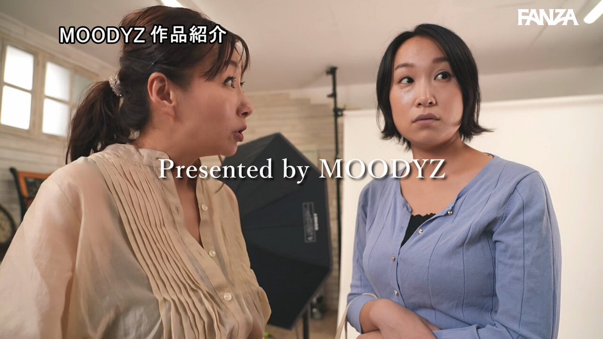 メモリアルヌードモデルの代役になったボクのビンビンに膨らんでいるチ●ポに目をつけて 愛液ダラダラ滴っている巨乳お姉さんが5分休憩の度に何度も何度もヌキ鎮めてきます… 波多野結衣
