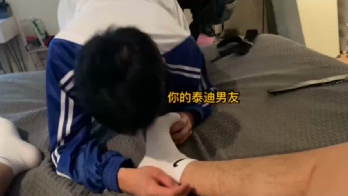 「短视频」小蓝官方账号2 卧槽18cm大屌学长,在宿舍与基友对撸爆射,激情动力、自然势不可挡,刚撸完、
看直播和原创视频⬇️⬇️⬇️
🍆霸王直播--
💦小蓝俱乐部-- (网黄)
你的关注❤️点赞+转发是我最大的动力!!!