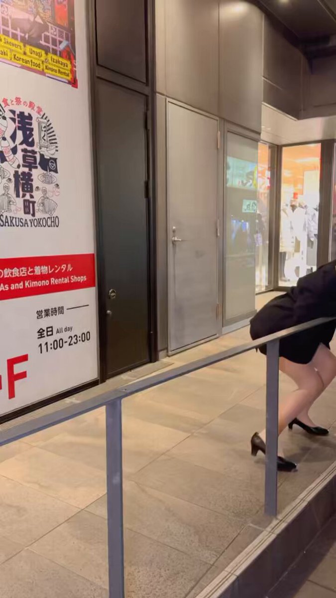 ヤバい人来た https://t.co/dSiQHWvNl7