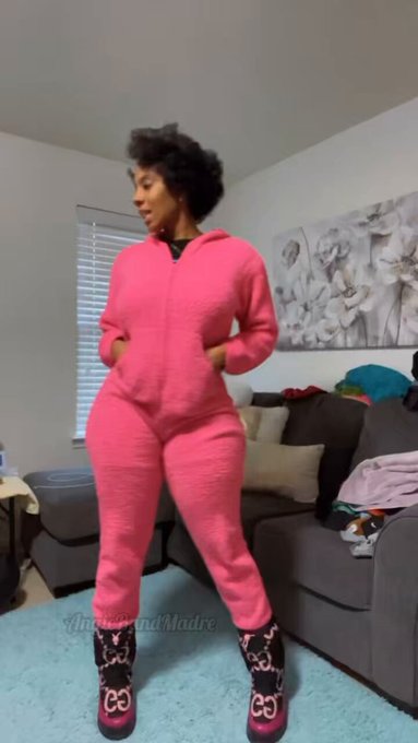 Shot my own music video ? https://t.co/0QDVR6OTif