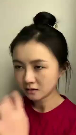 小美女寥寥数语竟然讲出了绝大多数人都不敢讲的大道理。 