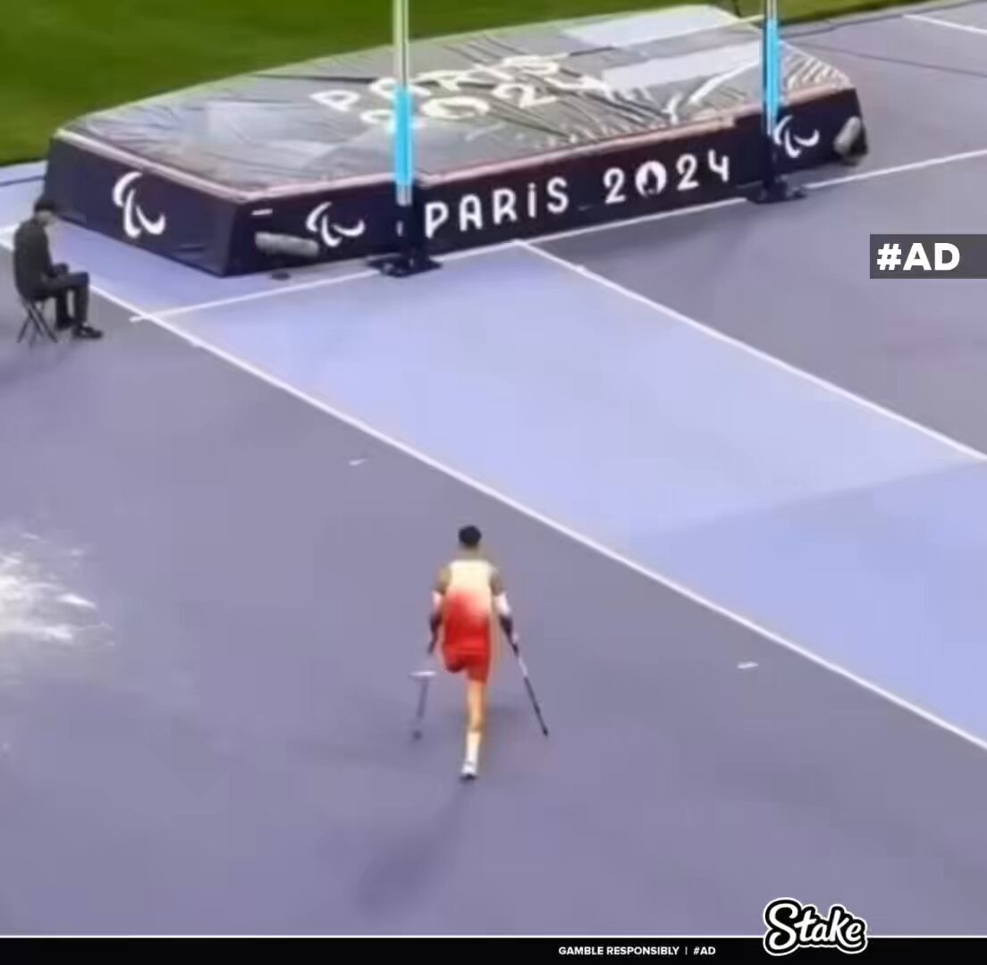 I can't wrap my mind around this video of
Paralympic high jumper Lukasz Mamczarz clearing 1.77m (5'10") on ONE LEG 🤯 