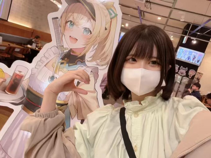 コスプレイヤーしろいのTwitter動画3