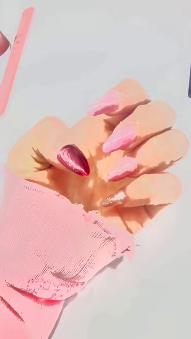 My nail lady Michelle ??? never misses https://t.co/ZTKUxSvk57