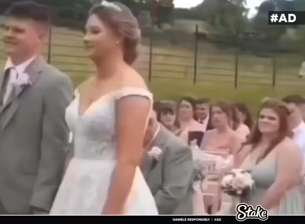 That’s definitely the best wedding memory ever 🤣 
