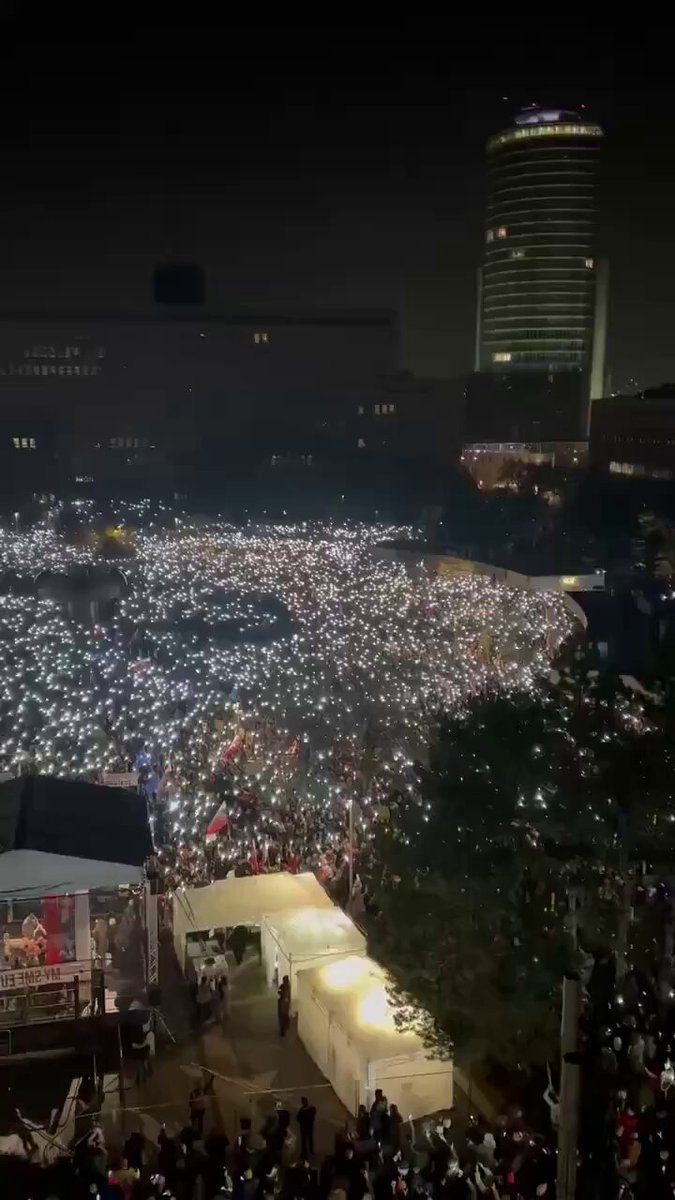 反俄浪潮已經波及斯洛伐克。 今天出現大規模抗議親俄總理菲科。 