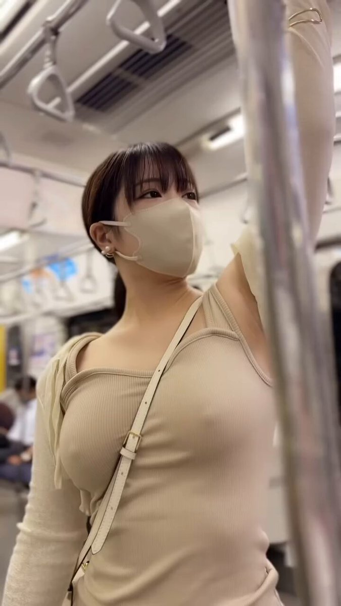 Video oleh @sin_pi_sin