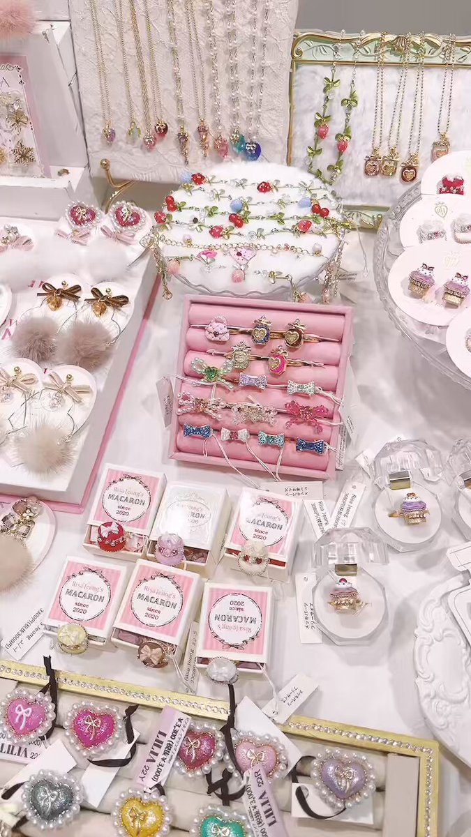 小物・アクセサリー rikalove131 袖口りぼん付きパール釦ヨーク切り替えフラワープリントシャツ