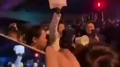 经典回顾：北京亮马桥 有学生指出，在我们的周围有境外反华势力，导致群众群情激愤；
有学生回应称“你说的境外势力，是马克思和恩格斯吗！” 学生继续询问道：“请问新疆的火是境外势力放的吗 ？
请问贵州的大巴是境外势力推翻的吗？ ”
连网都上不到国外的！
我们哪来的境外势力
只有境内势力不让我们聚集！👍