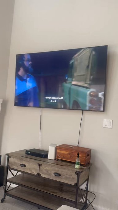 Narcos should’ve had me as the director https://t.co/KKG9HJaSBv