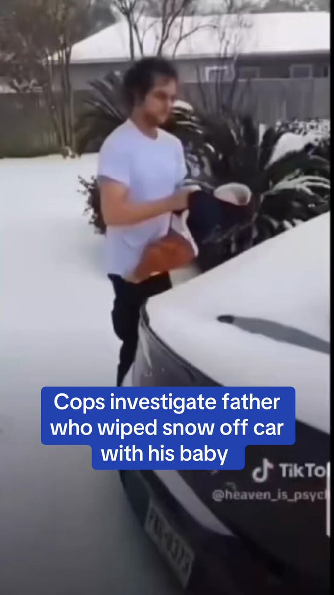 一名美国父亲上传抖音视频，用他 3 个月大的婴儿擦车上的积雪，接到网民举报后，德克萨斯州执法部门正在调查此事。

据报道，警方正在追究危害儿童的指控

 
