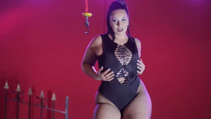 Rate my boobs from 1 to 10 ?and then let's go have some fun ???

https://t.co/07daaamur7 https://t.c