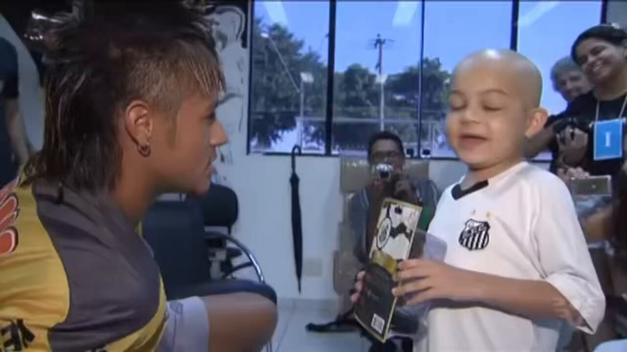 Gênio Neymar Jr.³ on X: "Torcedor com leucemia que inspirou “dancinha” de  Neymar comemora retorno ao Santos: “Prometeu e está cumprindo”. Matheus  Souto conheceu o Neymar em 2012 e fez um pedido