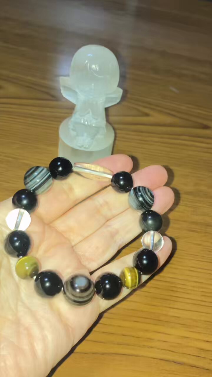 モーリオン - Cerca / X