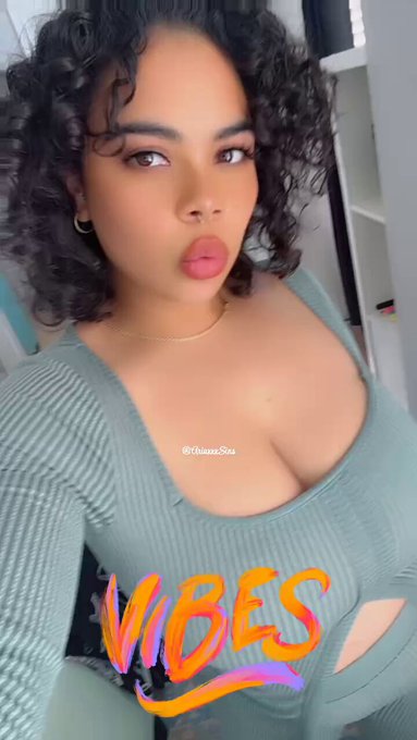 2 pic. Mid day vibes ✨ my Of is 10% off rn ? https://t.co/rQd9E7TU6I