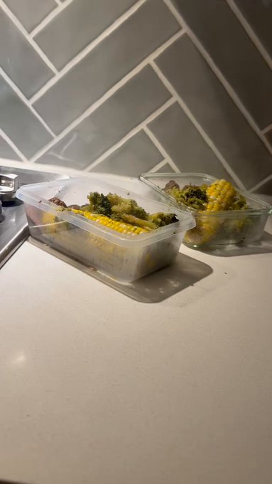 ??‍? steak bites, corn & broccoli ??? https://t.co/CHnR3KLrr1