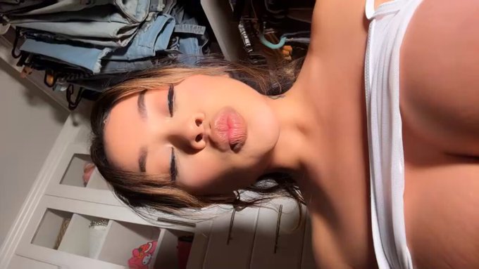 Didn’t mean to make that last post.. I wanna play with my pussy instead! https://t.co/ExrlKSGX01