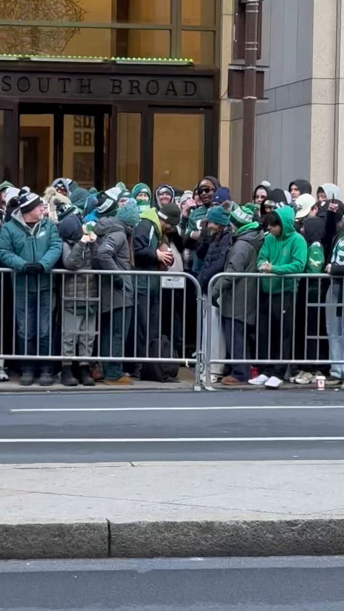 Playing catch across Broad Street before the  @Eagles Super Bowl Parade! Only in Philly! Go birds! #